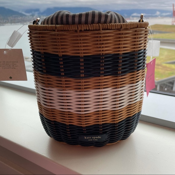 SOLD! 🎉Kate Spade medium wicker basket bag white navy stripe brand new with tag - Picture 9 of 15